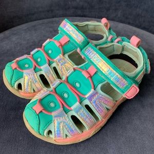 9T sandals for your girl on the go! Cat and Jack!